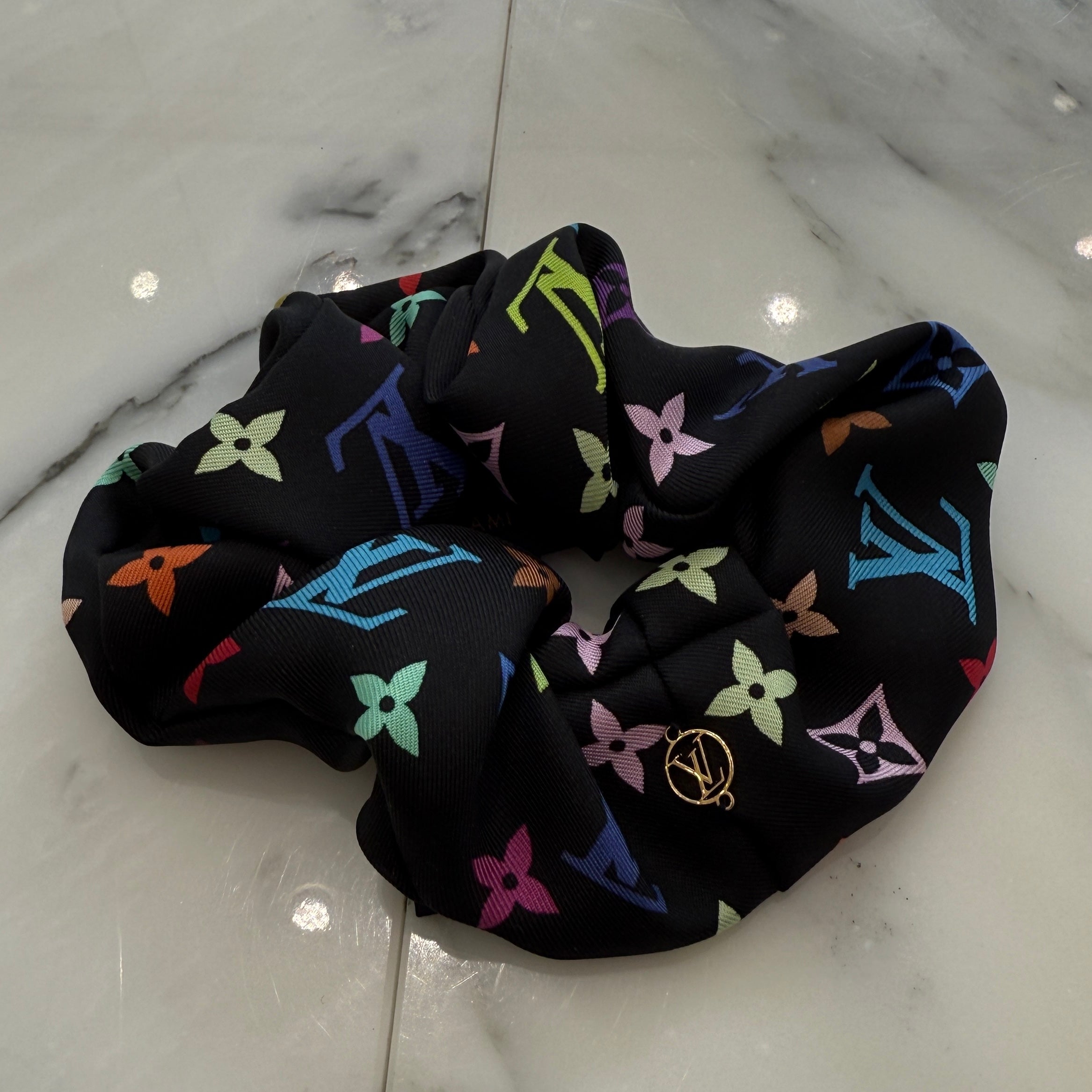 Louis Vuitton モノグラムシュシュ ブラック・マルチカラー 村上隆