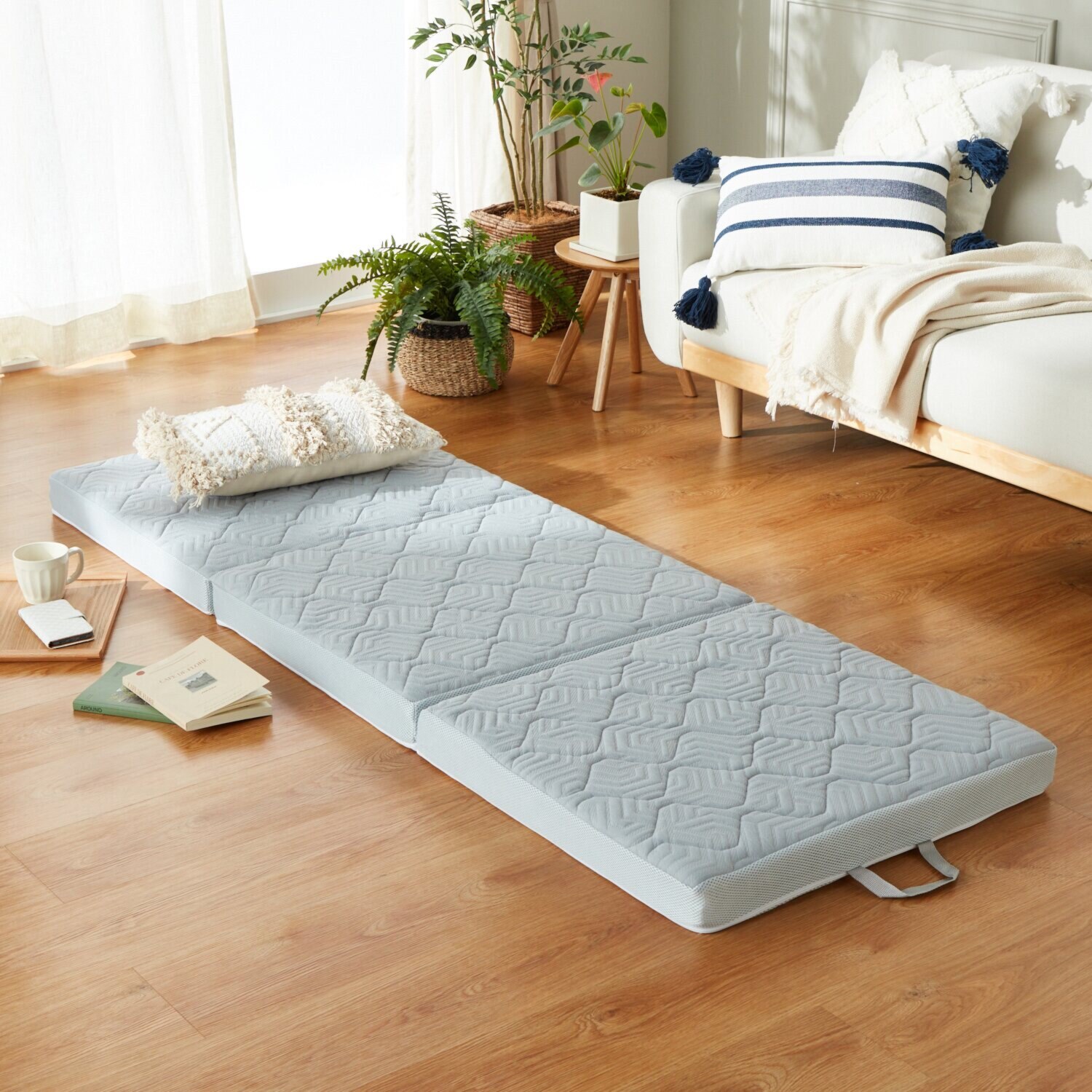 贅沢な厚みと弾力性で、 くつろぎシーンを快適に！ 通気性抜群 ブレス