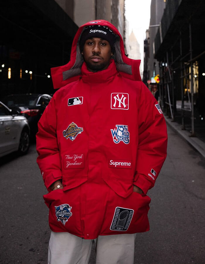Supreme 2022年一発目のアイテムはNYヤンキースとコラボし、GORE-TEXで