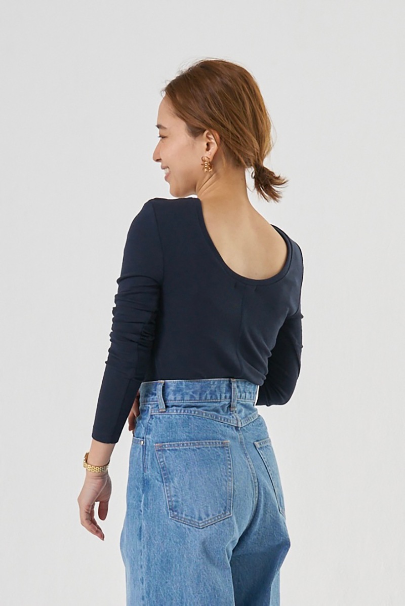 yori 肩パッドつきバックレスロンtee ネイビー36