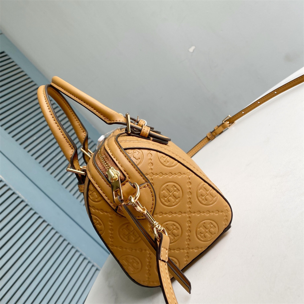 TORY BURCH（トリーバーチ） T Monogram Tモノグラム エンボス プチ