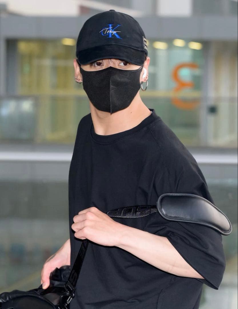   Tokyo Cap ブラック　ジョングク着用 カルバン・クラインがBTS・ジョングク着用キャップを数量限定で再販