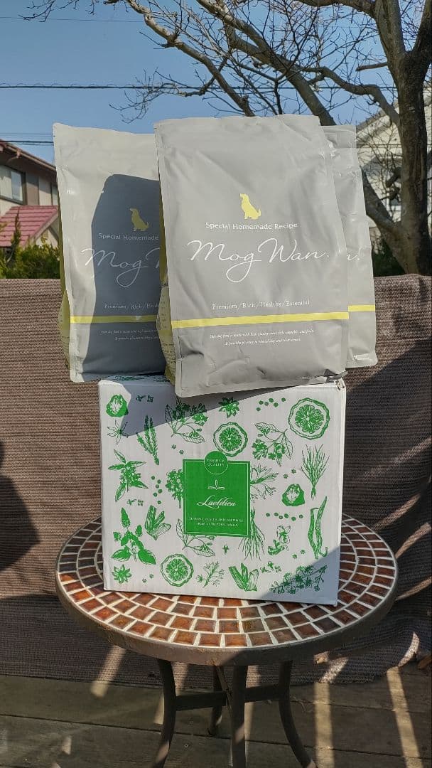 新品未開封 モグワン 3袋セット チキン＆サーモン　ドッグフード Mog Wan（モグワン） ドッグフード チキン＆サーモン / マグロ＆白身魚