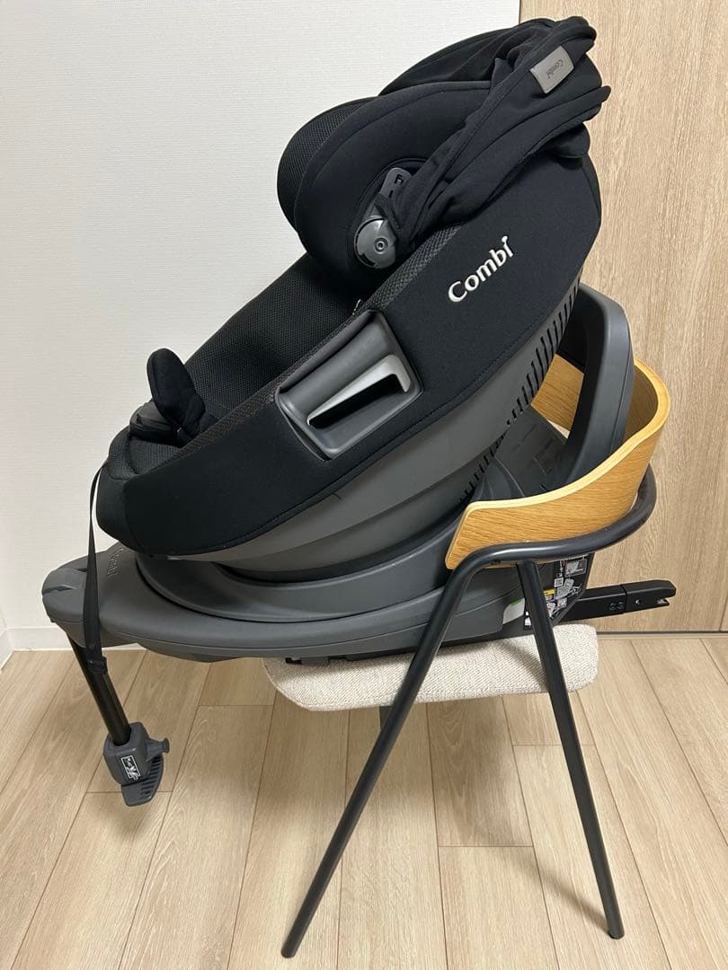 【付属品全てあり】Combi THE S ISOFHX チャイルドシート Combi（コンビ） THE S ISOFIX エッグショック ZC-690