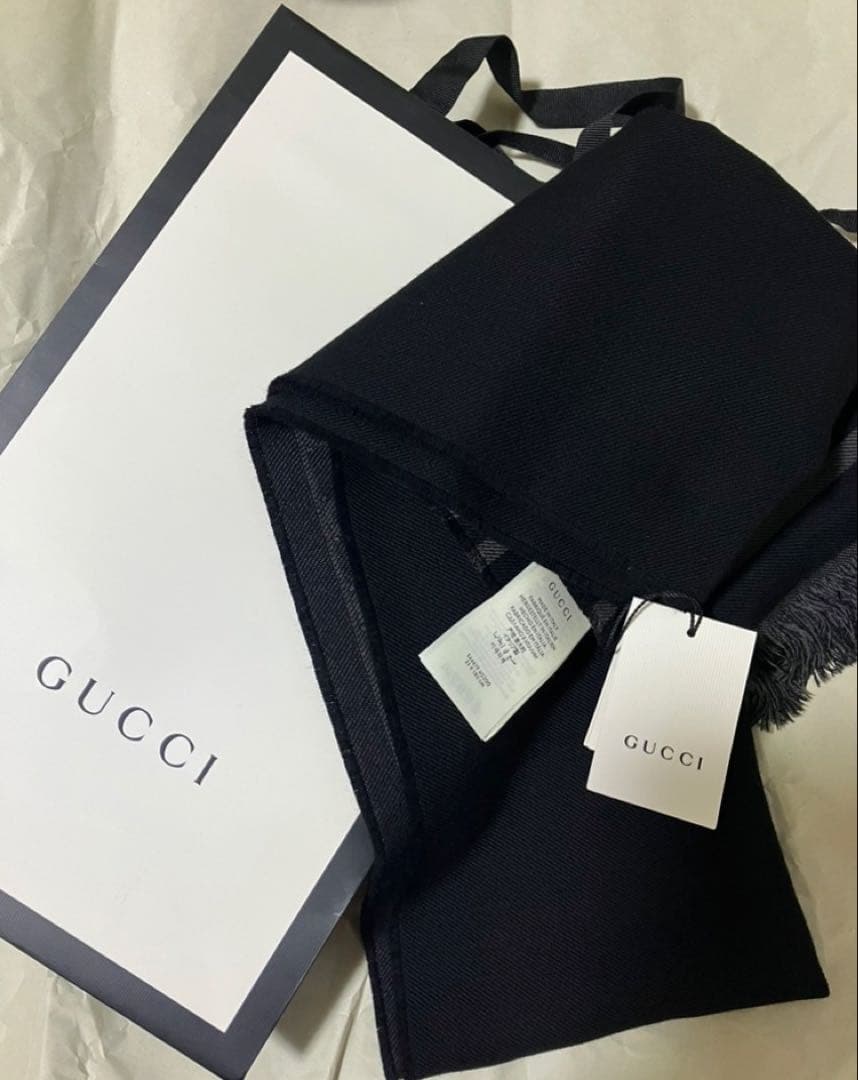 y*u様 GUCCI グッチ　マフラー　ストール　メンズ　レディース　ブラック GUCCI（グッチ） 【並行輸入品】グッチGUCCI マフラー ストール メンズ