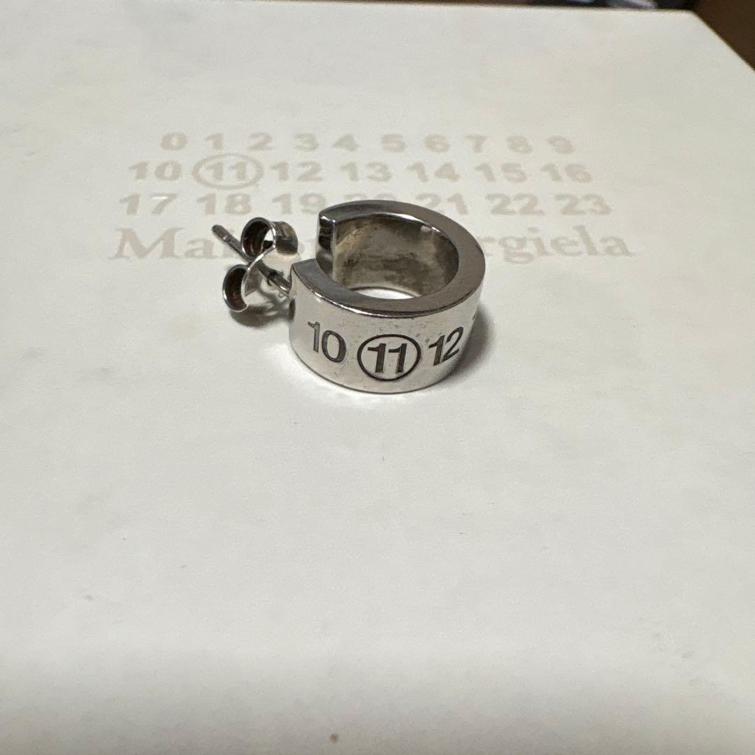 メゾンマルジェラ シルバー ポリッシュ シングル ピアス 楽天市場】MAISON MARGIELA メゾンマルジェラ ピアス SM1VG0024 SV0158