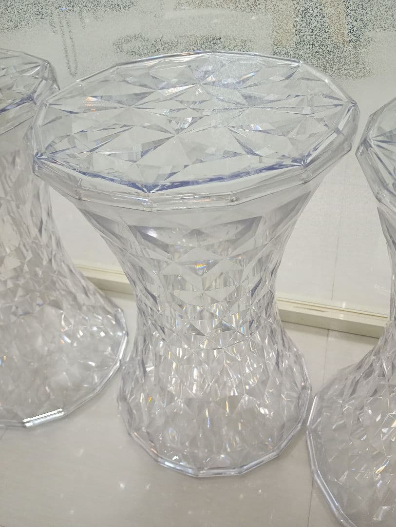 ４脚kartell スツール　クリア ダイヤモンドカット スマトリックスツール｜Kartell｜カルテルオフィシャルサイト