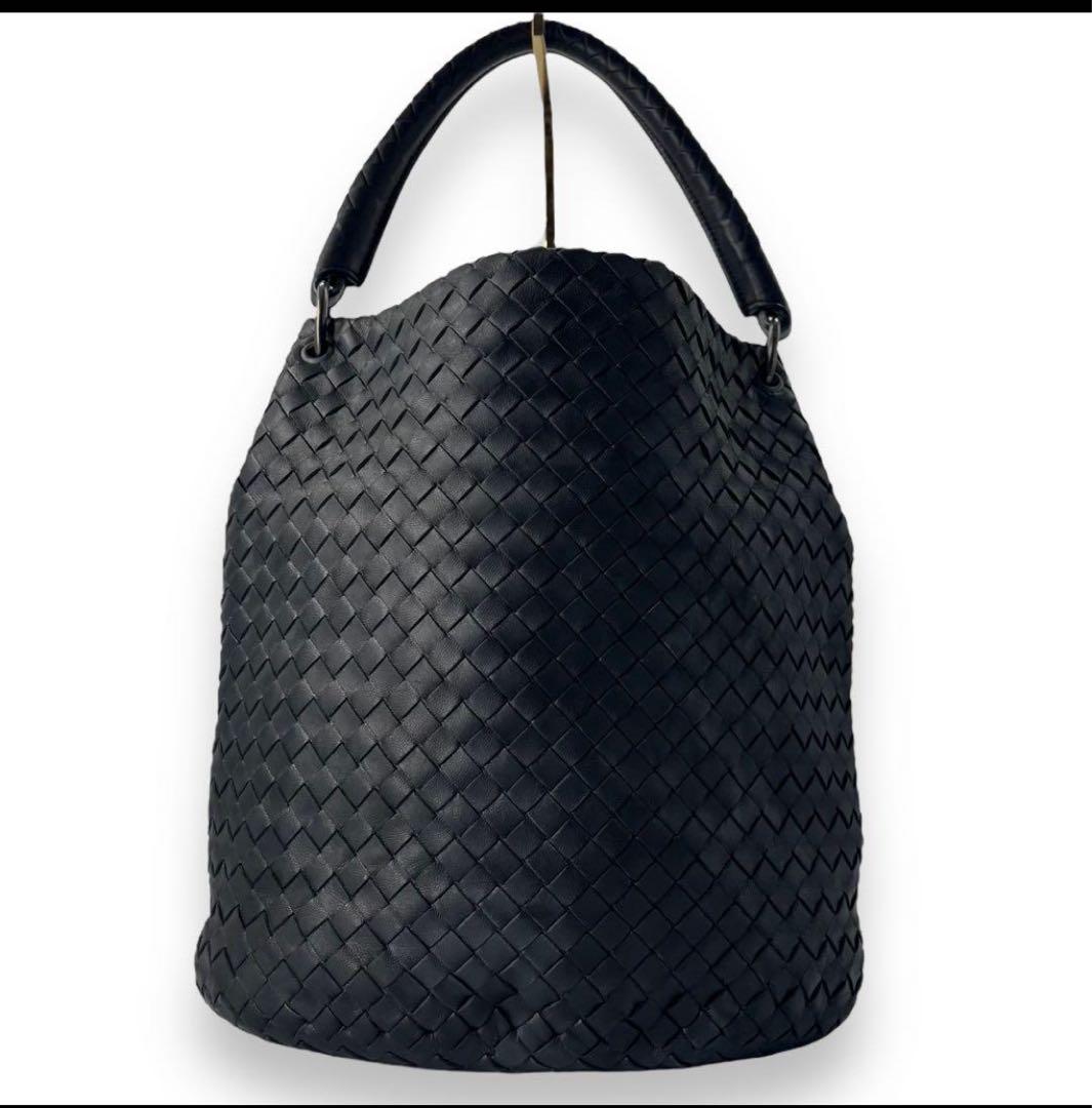 美品　ボッテガヴェネタ　イントレチャート バケツ型　黒 BOTTEGA VENETA（ボッテガ・ヴェネタ） 【新品同様】ボッテガヴェネタ