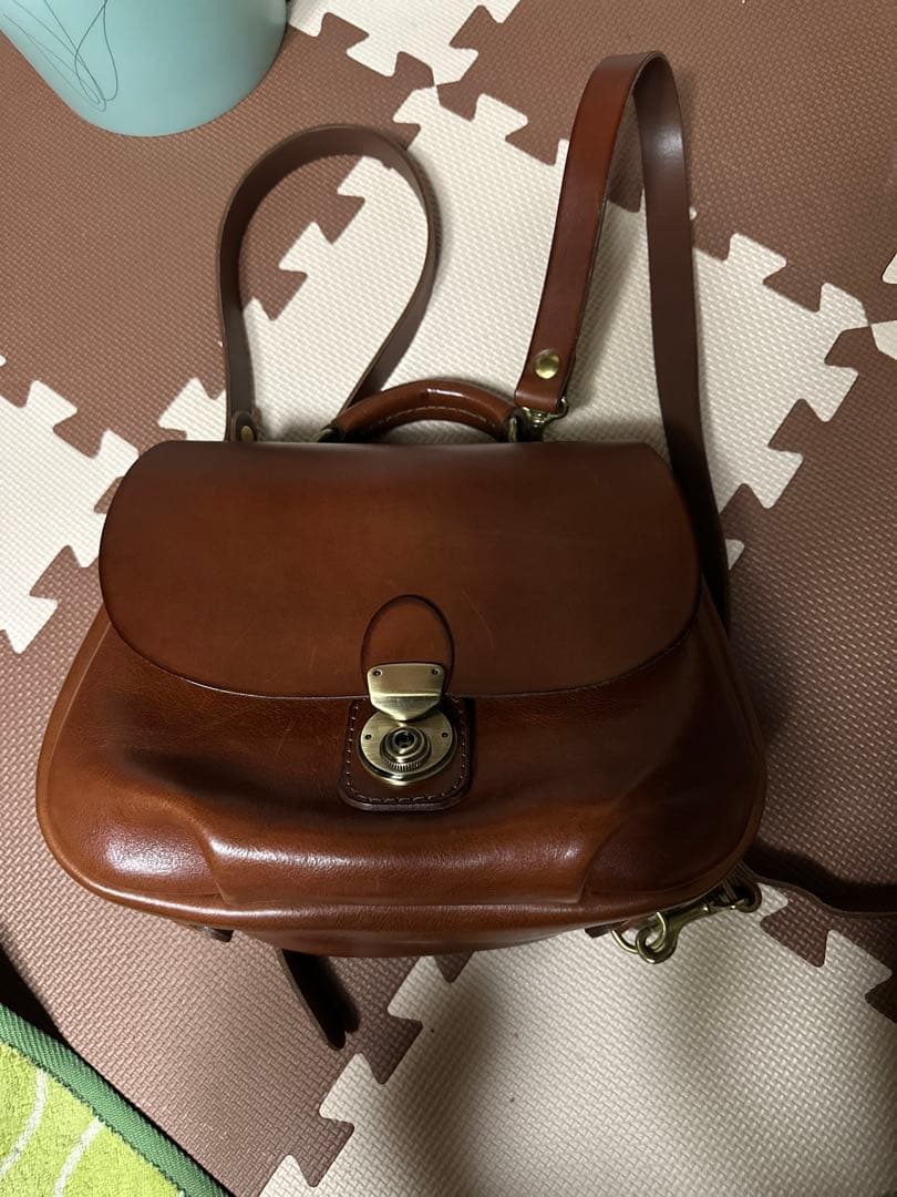 HERZ ヘルツ　棒屋根ミニリュック　R-6 休日のお出かけに最適な棒屋根の本革レディースミニリュック / 革鞄の