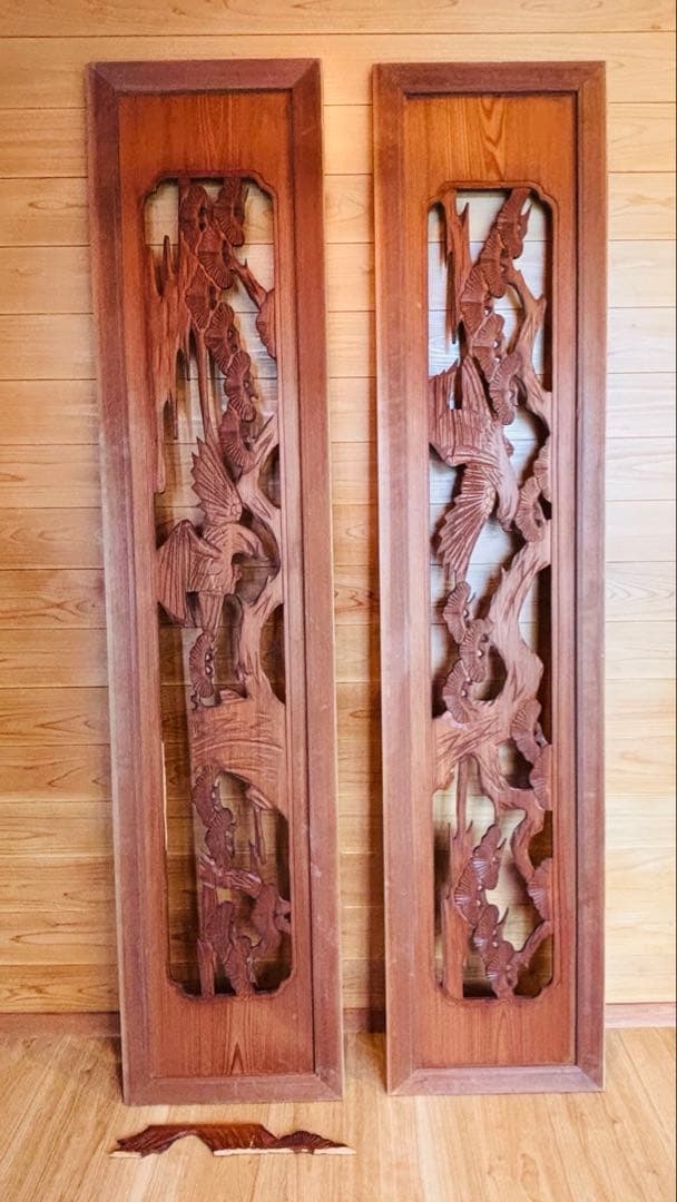 欄間 2枚組 木彫り 松と鷹 楽天市場】欄間 建具 【新品】 高級手彫り欄間2間1組（1間×2枚