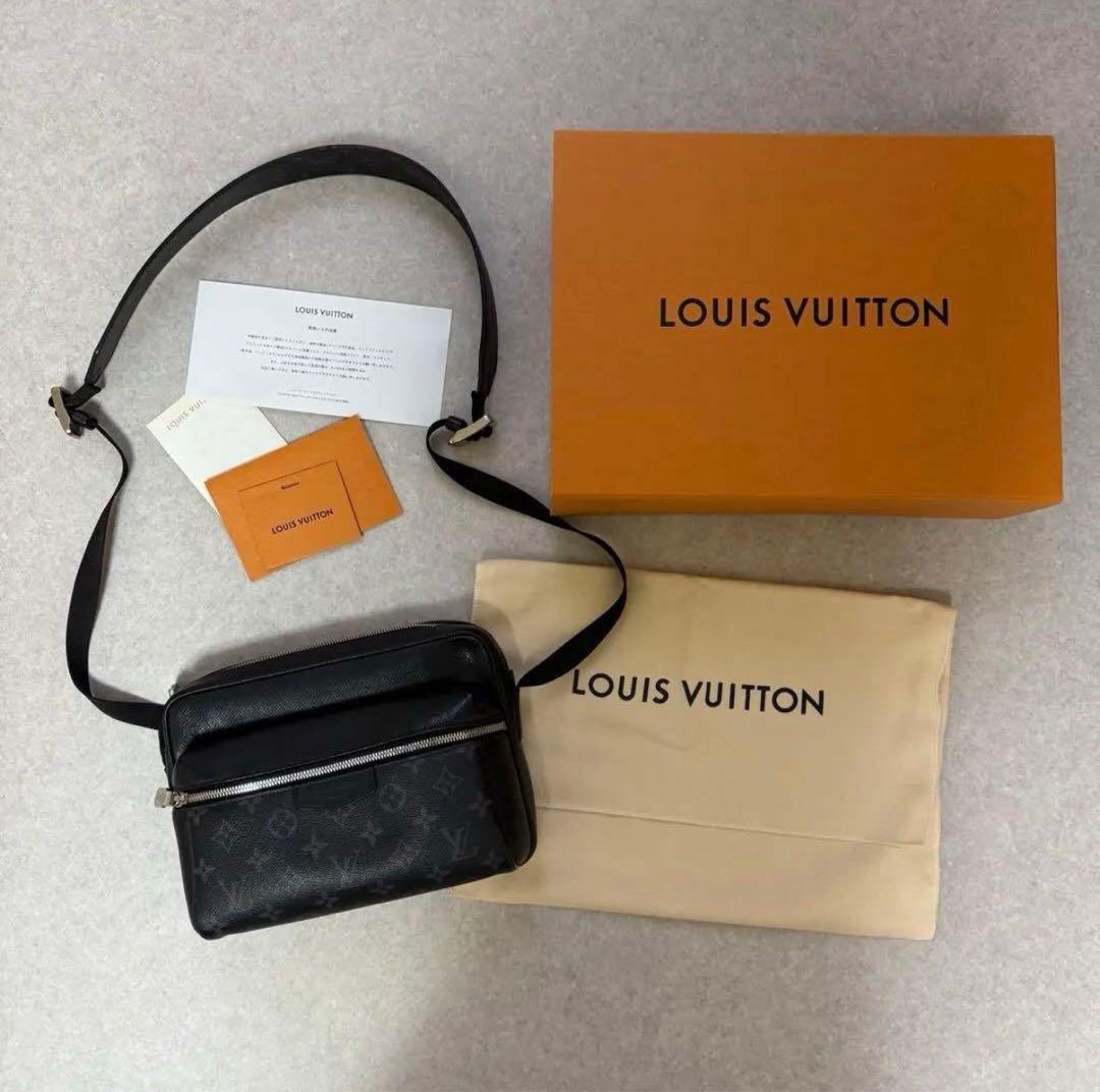 ルイ・ヴィトン アウトドアメッセンジャーPM ショルダーバッグ　美品 LOUIS VUITTON ルイヴィトン アウトドア メッセンジャーPM ショルダー