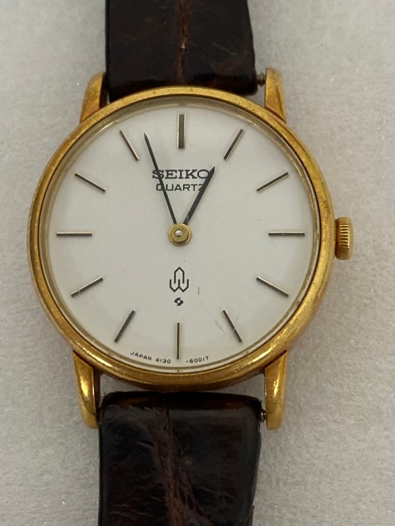 3-2253 SEIKO クォーツ18K 4130-6010レディース腕時計 SEIKO SUR533 Essentials Women's Watch with Stainless Steel Band