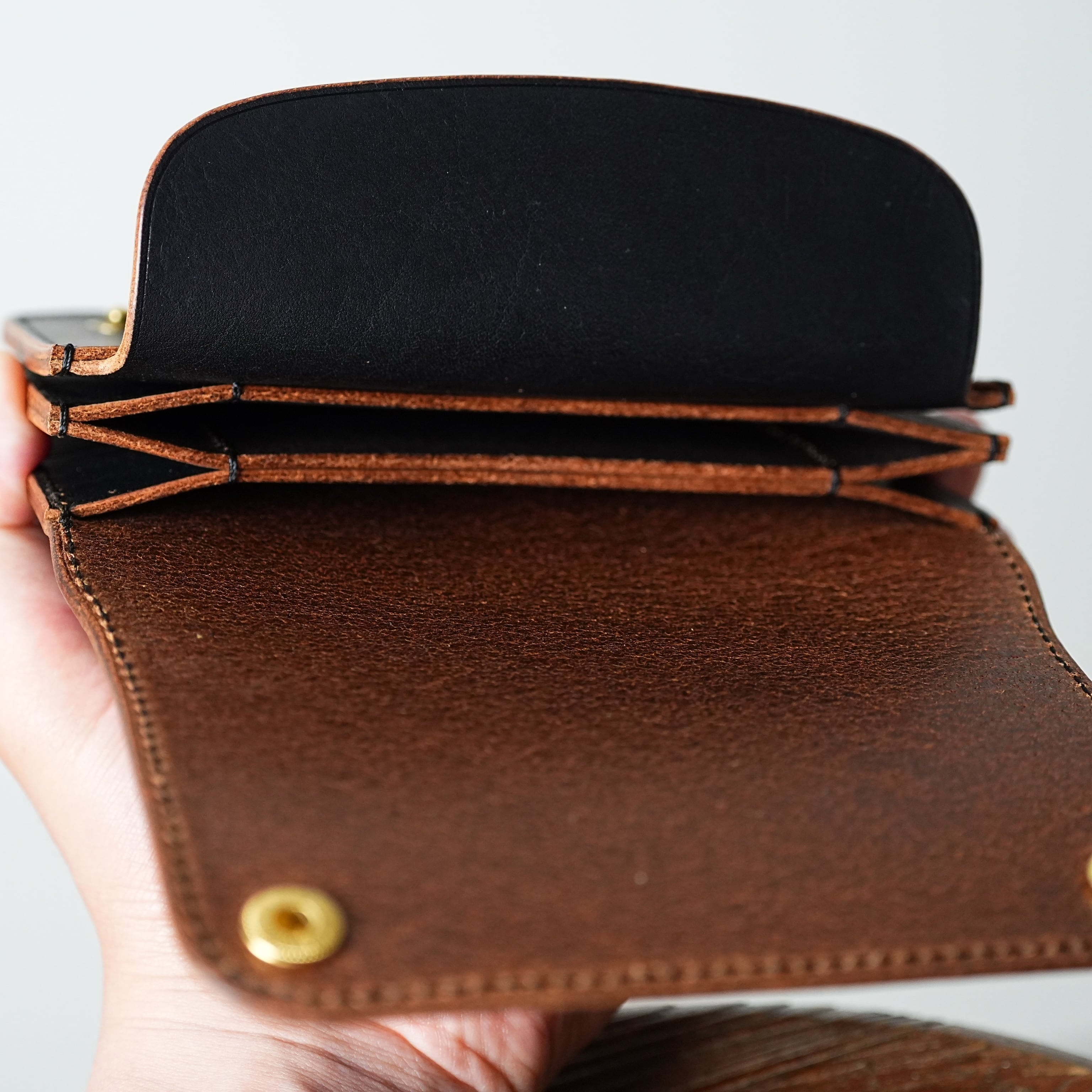 ミドル トラッカーウォレット Middle Tracker Wallet < 茶芯ブラック