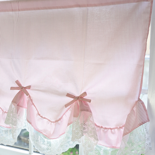 お洒落ピンクのピンストライプバルーン風フリル＆レース＆リボン付き