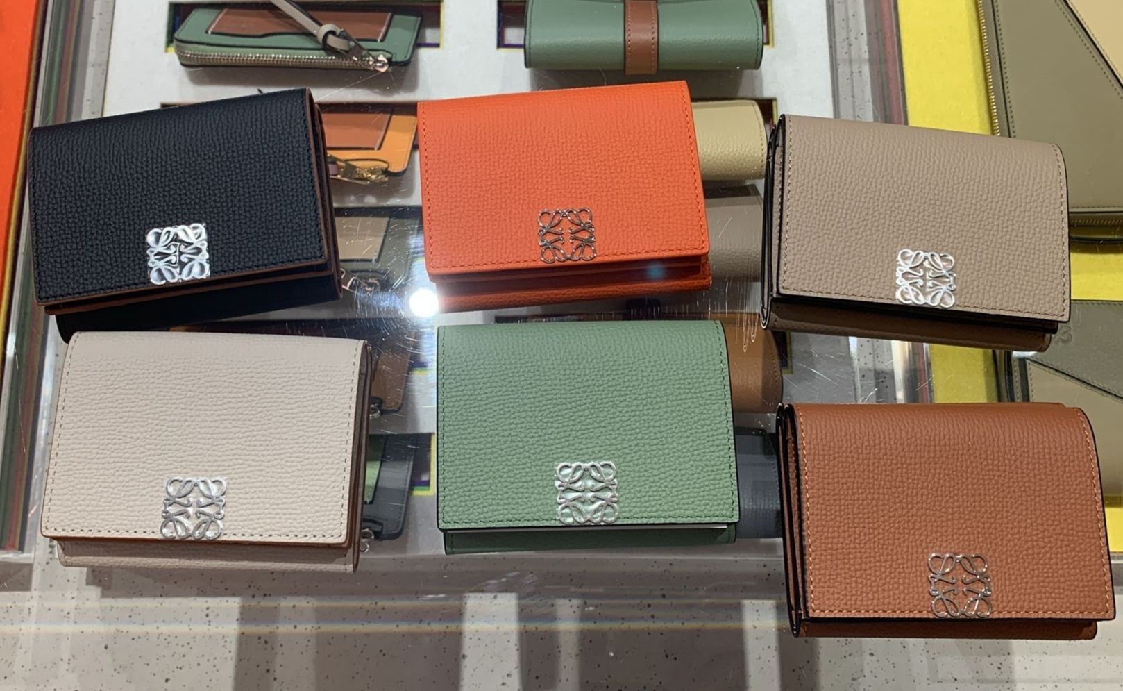 LOEWE Anagram trifold 6 cc wallet (LOEWE/折りたたみ財布